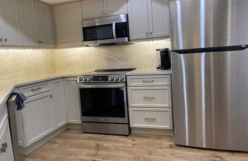 South Beach Condo | Stylish Vero Retreat - Minutes from downtown with Moorings private beach access