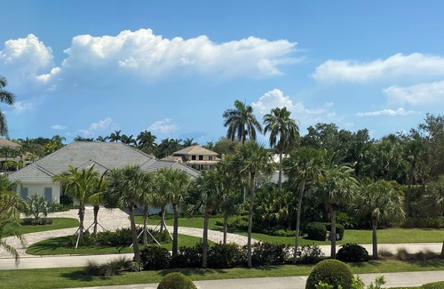 South Beach Condo | Stylish Vero Retreat - Minutes from downtown with Moorings private beach access