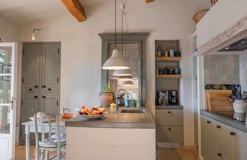 Callian Villa | Stylish villa with air conditioning