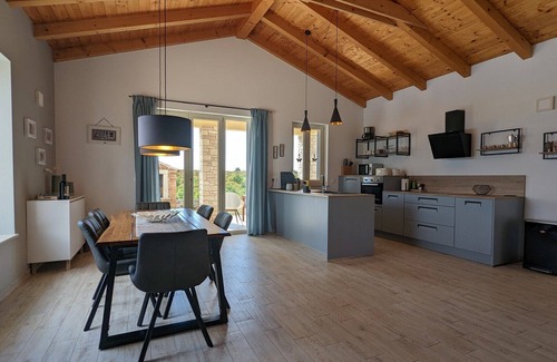 Bale Villa | Stylish villa with large pool and garden in Bale