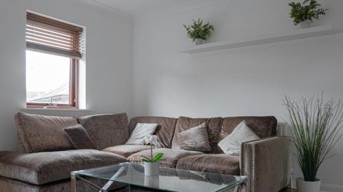 Surrey Docks Apartment | Stylish Waterfront Apartment