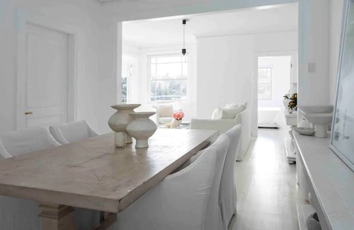 Double Bay Apartment | Stylish, waterfront two bedroom apartment