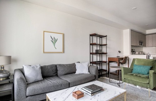 West Los Angeles Apartment | Stylish West LA 1BR w/Pool, Gym & BBQ, nr Restaurants, by Blueground