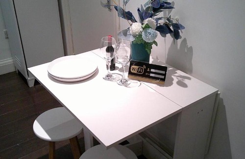 Shepherd's Bush Apartment | Stylish West London Get Away Shepherd bush Market London Westfield Apartment
