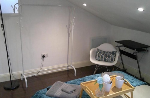 Shepherd's Bush Apartment | Stylish West London Get Away Shepherd bush Market London Westfield Apartment
