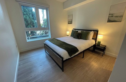 West Los Angeles Hotel | Stylish Westwood Apartment