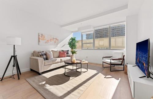 West Los Angeles Apartment | Stylish Westwood Apartment - Steps from UCLA-2 bedroom 2 bath