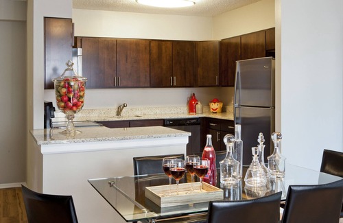 White Plains Apartment | Stylish White Plains 2 Bedroom, 5-Min Walk to Metr