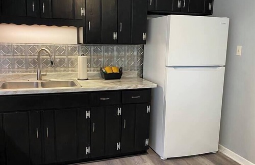 Northwest Pensacola House | Stylish Workforce Home Central To Airport Downtown