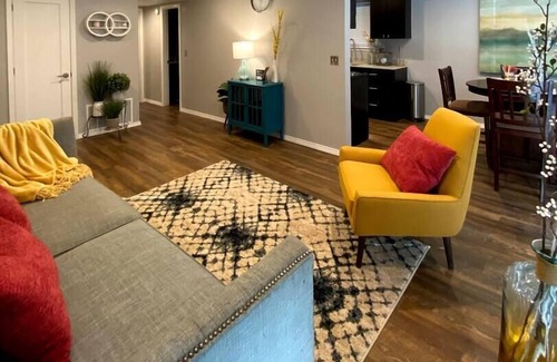 Norman Apartment | [SU 922-2] Graciela's Campus-close 2 bedroom luxury, Evie's campus