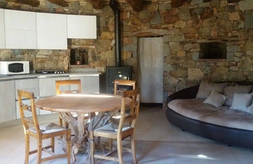 Lanusei House | Su Nuraxi, Welcome You To Our Age-old Island. ADSL / WiFi.