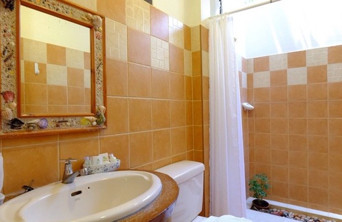 Thong Chai Hotel | Suan Bankrut Beach Resort