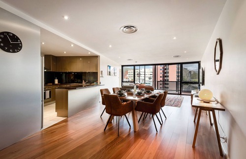 Sullivan's Cove Apartment | SUB PENTHOUSE LUXE SUITE. CBD. FREE PARKING.