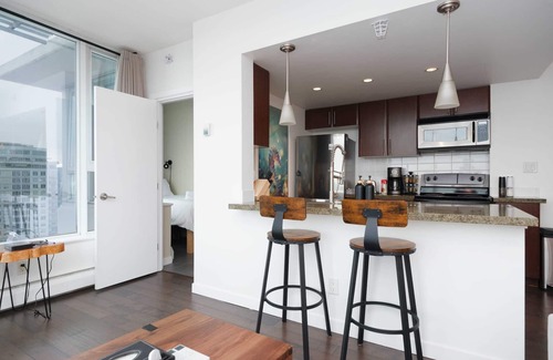 Crosstown Apartment | Sub-Penthouse Oasis with Jacuzzi, Pool, Sauna & Gym