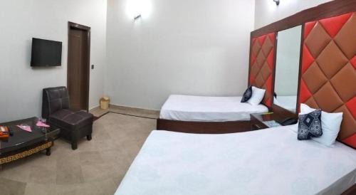 Gulshan-e-Iqbal Bed & Breakfast | SUBHAN PALACE Near Millennium Mall karachi