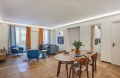 Marais Apartment | SUBLIME APARTMENT IN THE HEART OF PARIS IN THE “MARAIS”