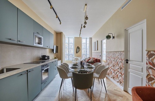 Arsenal Apartment | Sublime apartment located in the Center of Paris “Le Marais” district