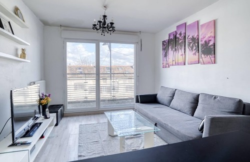 Champigny-sur-Marne Apartment | Sublime appart centre ville terrasse gare 4pers