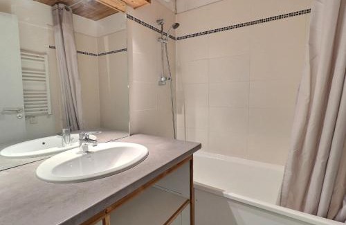La Perriere Apartment | Sublime Appartement 2 pièces cabine pour 6 personnes - La Tania, skis aux pieds - FR-1-182A-32