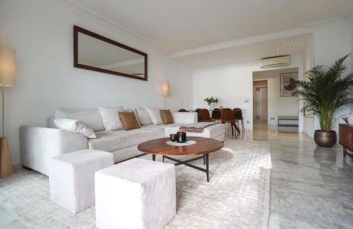 La Croix des Gardes Apartment | Sublime appartement vue mer