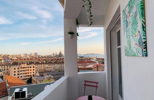 La Joliette Apartment | Sublime et Luxueux Logement Vue sur Tout les Monuments de Marseille, sur la mer