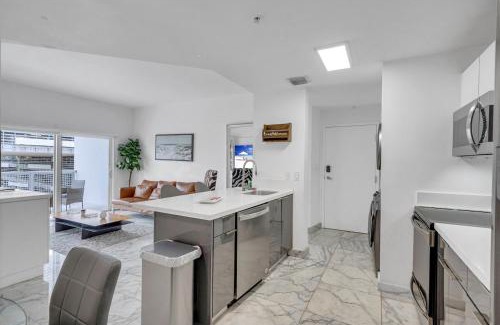 Midtown Apartment | Subtle 2 Bed in Edgewater near Downtown With Free Parking