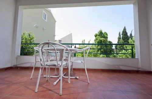 Makarska Old Town Hostel | SUBTUB Hostel Makarska