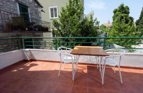 Makarska Old Town Hostel | SUBTUB Hostel Makarska