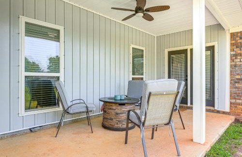 Saint Elmo House | Suburban Bliss! Cozy Home with Neighborhood Perks