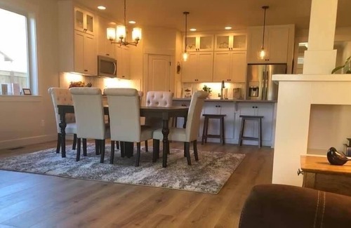 Oregon City House | Suburban Oasis in Historic (and Hip) Oregon City