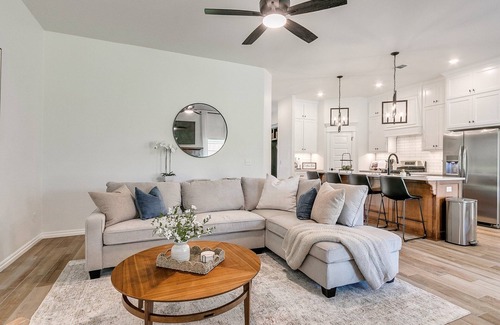 Choctaw House | Suburban Shangri-La: Where Comfort Throws a Party!