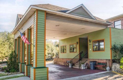 Tallahassee Hotel | Suburban Studios Tallahassee near University