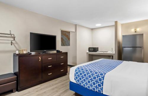 Orange Park Hotel | Suburban Studios