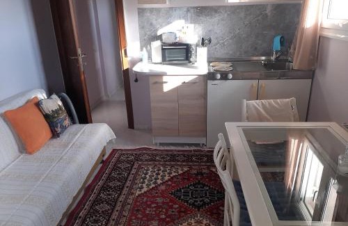 Paiania Apartment | Suburbs Georgia's loft in country side 15' from the Airport