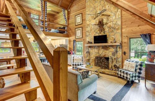 Suches House | Suches Creekside Cottage with Deck and BBQ Grill!