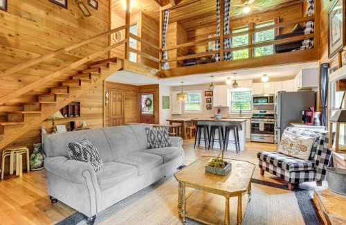 Suches House | Suches Creekside Cottage with Deck and BBQ Grill!