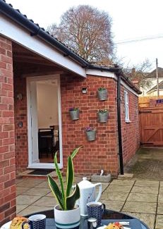 Bury St Edmunds Apartment | Suffolk Cosy Corner with free parking, 10min walking to town centre