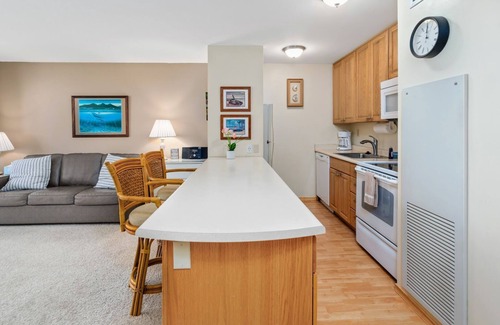 Kihei Condo | Sugar Beach 207 Ocean Views in Upgraded Beachfront Condo Home