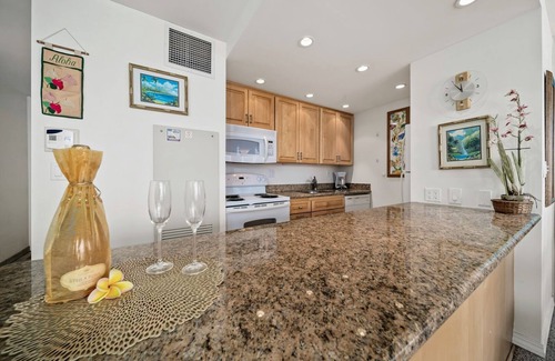 Kihei Condo | Sugar Beach 316 Front Row Ocean Views in Beautifully Upgraded Beachfront Condo