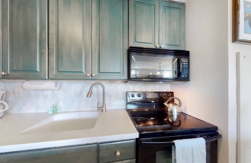Kihei Condo | Sugar Beach Resort Condo w/Shared Grill, Shared Pool/Hot tub-Beach Lovers Dream