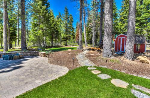 Tahoe City House | Sugar Bear Lodge Estate