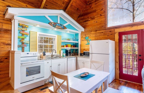 Gatlinburg - Pigeon Forge Cabin | Sugar Bear