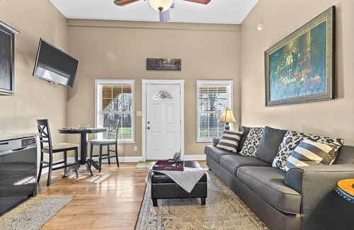 Madison House | Sugar Berry at Dugan Hollow Retreats nPrivate, charming 1-bedroom Guest House