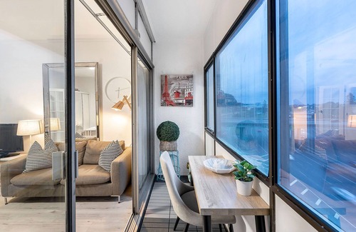 West Perth Apartment | Sugar cube In kings park walking distance to CBD