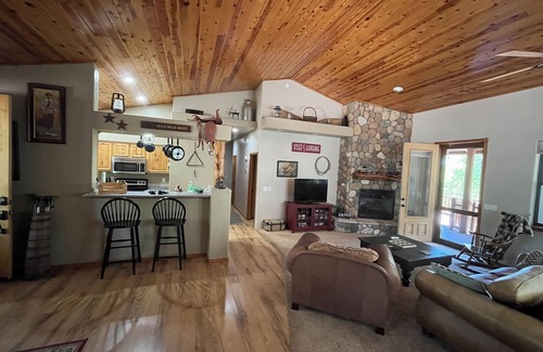 Torreon House | Sugar Pine Cabin 3-bed/2 ba Vacation Home in fabulous Torreon Coutry Club
