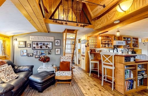 Carrabassett Valley House | Sugarloaf Home, 2 bedrooms plus loft, 2 bathrooms - family & dog friendly