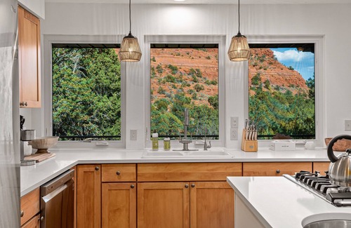 West Sedona House | Sugarloaf House | Private Trail Access | Hot Tub | Game Room | OMG Red Rock Views