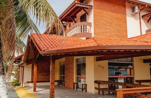 Parque Oasis House | Suite 1 with air conditioning, swimming pool and close to the sea.