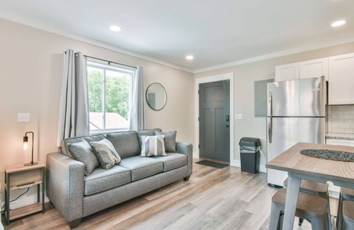 Helen Apartment | Suite 101 The Regensburg