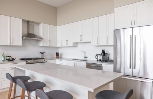 Regional District of Nanaimo Condo | Suite 112 · Suite #112: Contemporary Oceanfront Accommodation